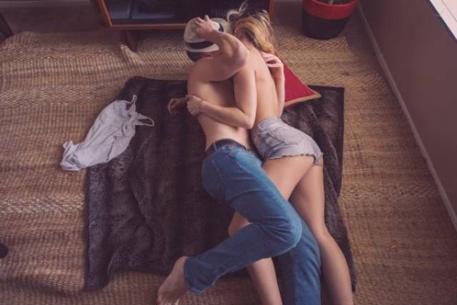 That’s Why You Should Sleep Without All Those Redundant Clothes On That’s Why You Should Sleep Without All Those Redundant Clothes On