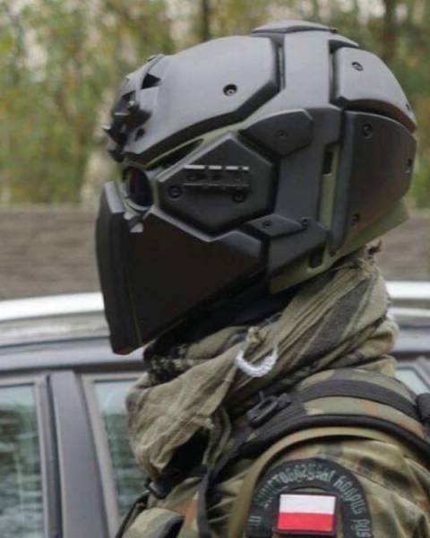 british_armys_sas_special_air_service_are_now_training_in_boba_fetts_helmets_640_07.jpg