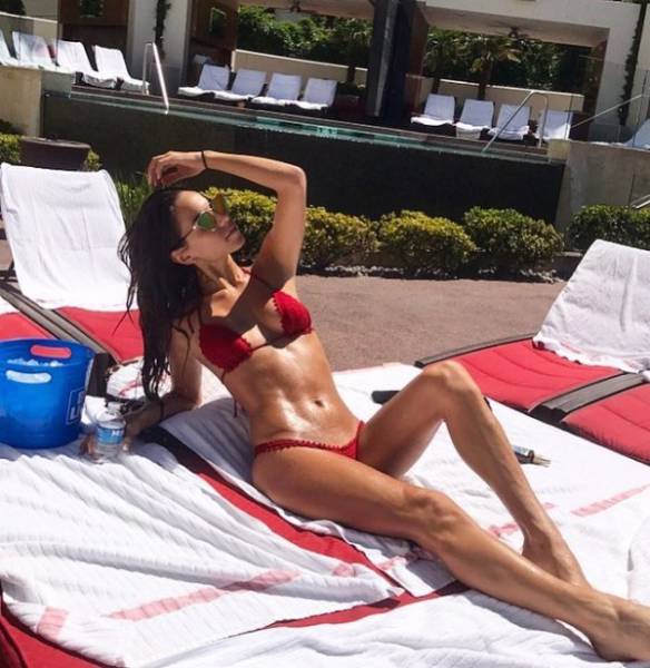 Mayweather Vs McGregor Fight Is Worth Watching Just Because Of These Ring Girls Mayweather Vs McGregor Fight Is Worth Watching Just Because Of These Ring Girls