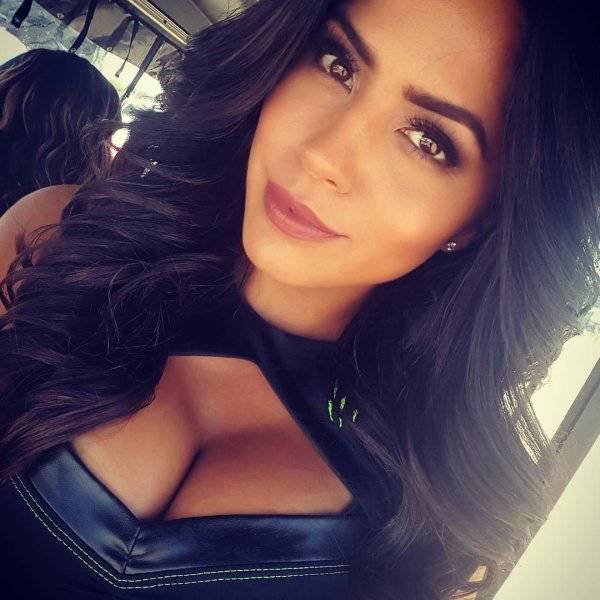 Mayweather Vs McGregor Fight Is Worth Watching Just Because Of These Ring Girls Mayweather Vs McGregor Fight Is Worth Watching Just Because Of These Ring Girls