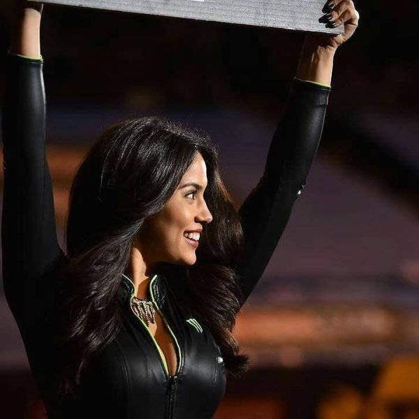 Mayweather Vs McGregor Fight Is Worth Watching Just Because Of These Ring Girls Mayweather Vs McGregor Fight Is Worth Watching Just Because Of These Ring Girls