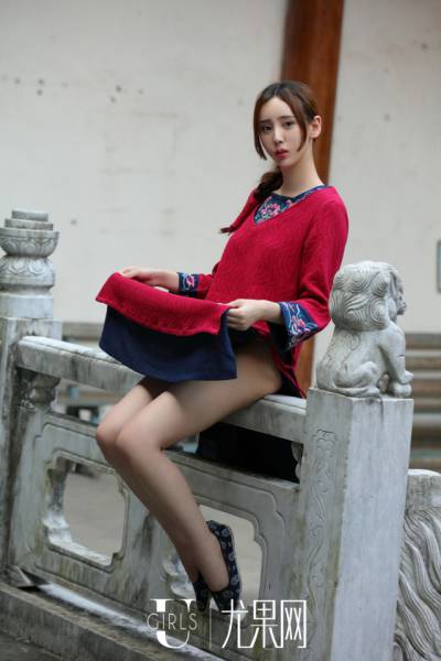 Just Casual Chinese Farmer-Girls Doing Their Daily Routine…