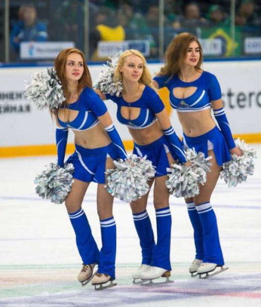 http://img.izismile.com/img/img10/20171108/640/cheerleaders_are_the_reason_why_they_love_ice_hockey_in_russia_640_17.jpg