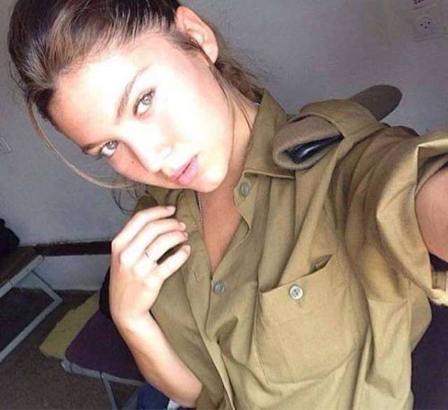 http://img.izismile.com/img/img10/20171116/640/israeli_defense_force_is_deadly_and_hot_640_37.jpg