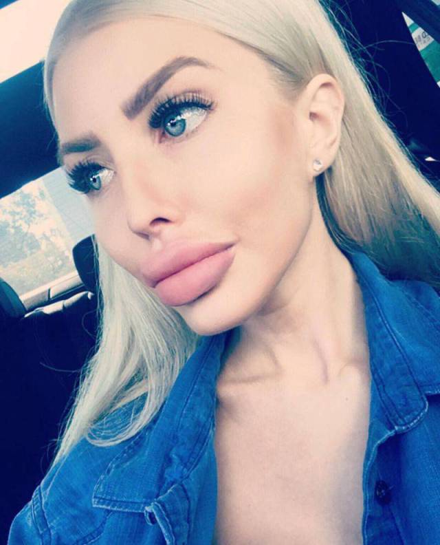 Polish Girl Spends Almost $40,000 To Turn Into A Barbie Polish Girl Spends Almost $40,000 To Turn Into A Barbie