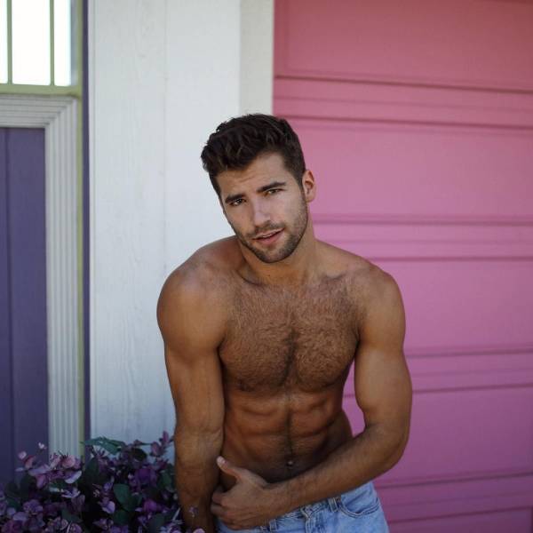 Who Said Only Girls Can Be Sexy?!