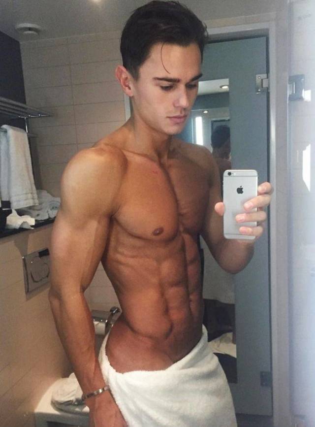 Who Said Only Girls Can Be Sexy?!