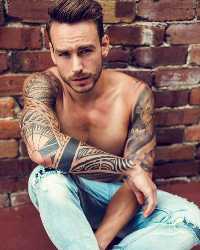 Who Said Only Girls Can Be Sexy?!