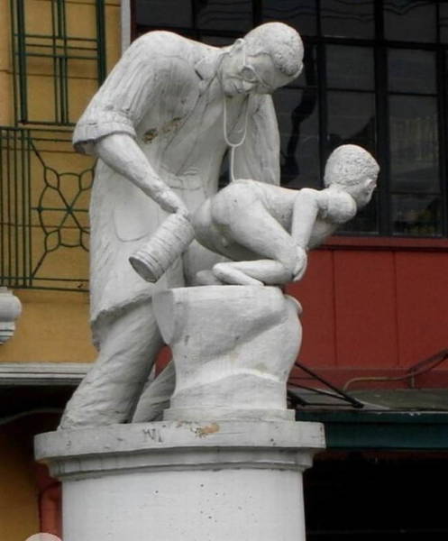 These Statues From Around The World Are Way Too Wrong…