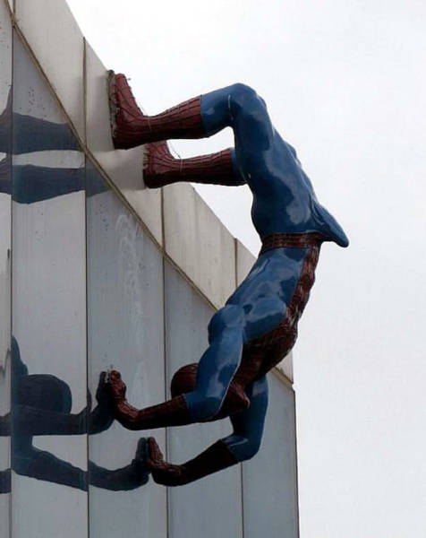 These Statues From Around The World Are Way Too Wrong…