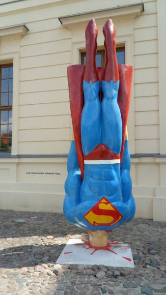 These Statues From Around The World Are Way Too Wrong…