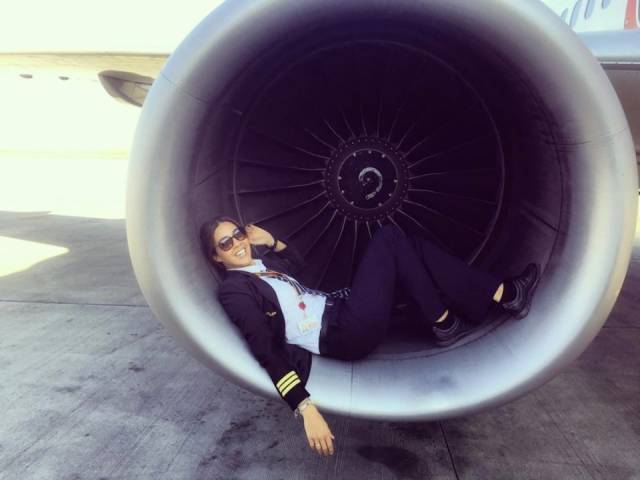 Instagram Female Pilots Are Feeling Good And Share It
