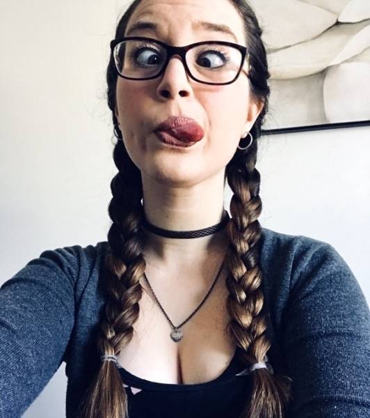 Why Are Goofy Girls So Great?!