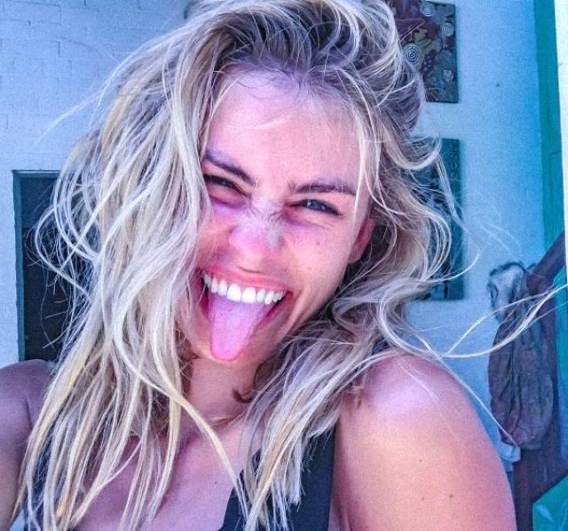 Why Are Goofy Girls So Great?!