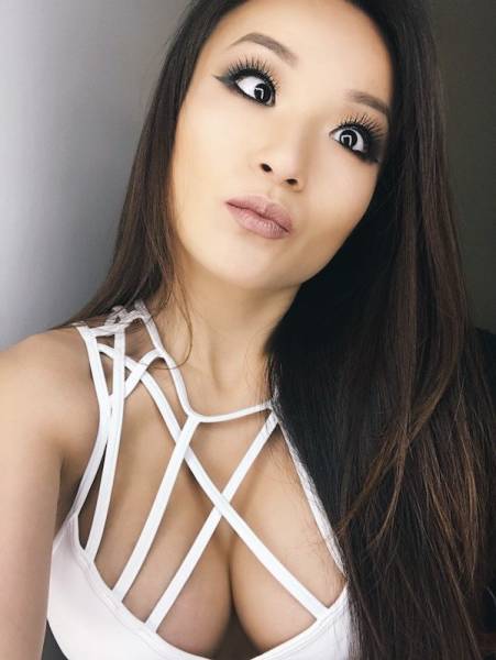 Why Are Goofy Girls So Great?!