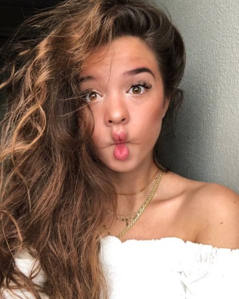 Why Are Goofy Girls So Great?!