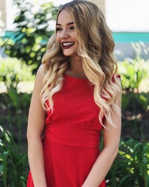 Russian Proms Are Mighty Hot, You Know