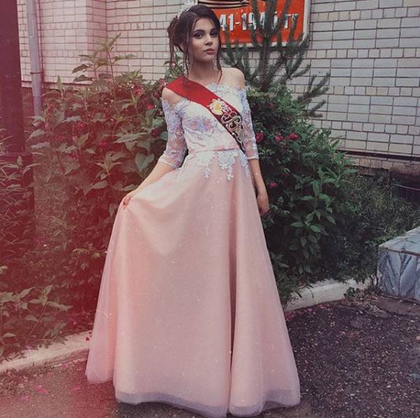 Russian Proms Are Mighty Hot, You Know