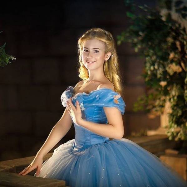 She’s Not Only A Great Makeup Artist, But Also A Fantastic Cosplayer