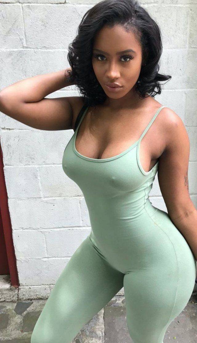 Sexy curvy african women
