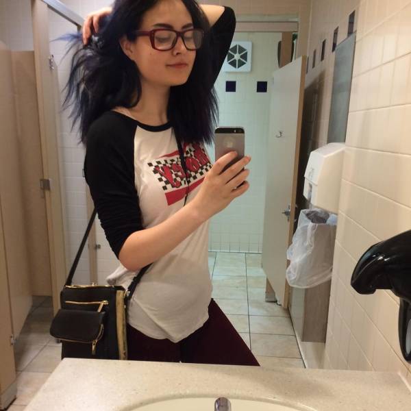 Strap Boob Is A Thing You Need To Know About Pics Izismile