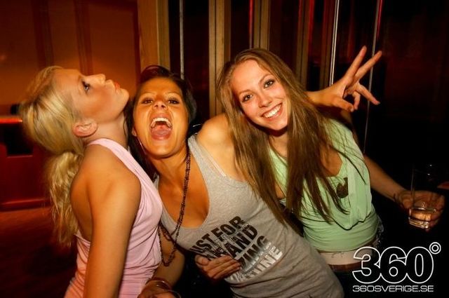 Return to Swedish girls at the night clubs 55 pics 