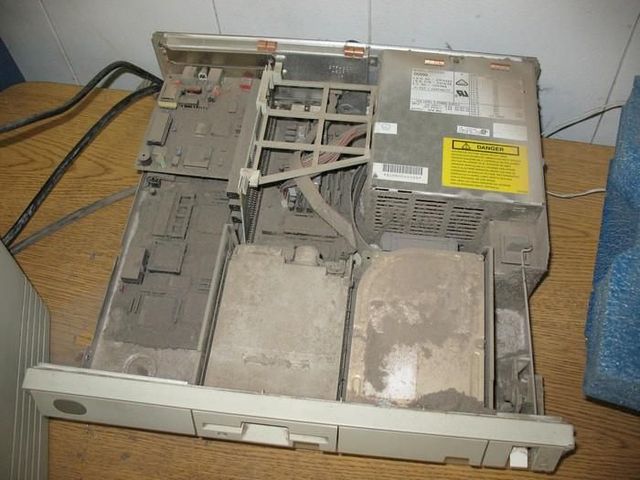 How long has it been since you looked inside your computer? (32 pics)