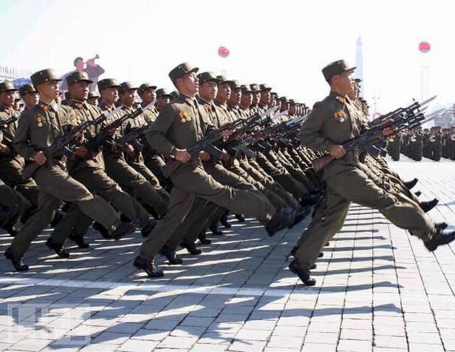 funny military pictures. 16 Funny military parades from