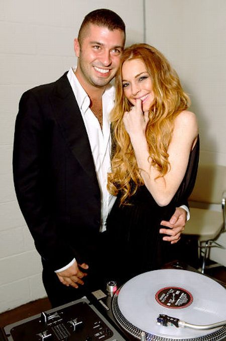 Lindsay Lohan knows how to pose for the pictures (15 pics)