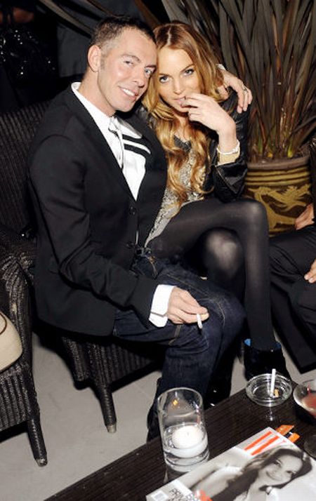 Lindsay Lohan knows how to pose for the pictures (15 pics)