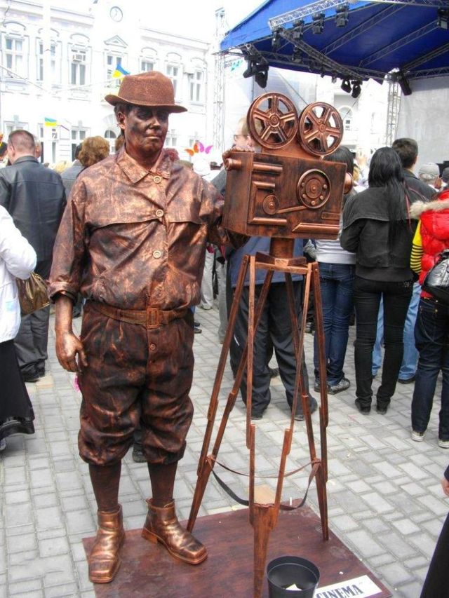 Living Statues Championship (30 pics)