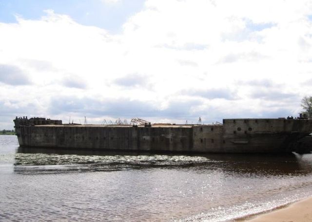 Boats made from concrete (13 pics)