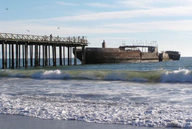 Boats made from concrete (13 pics)