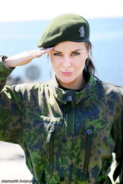 Women in the armies of the world (70 pics)