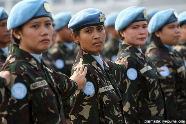 Women in the armies of the world (70 pics)