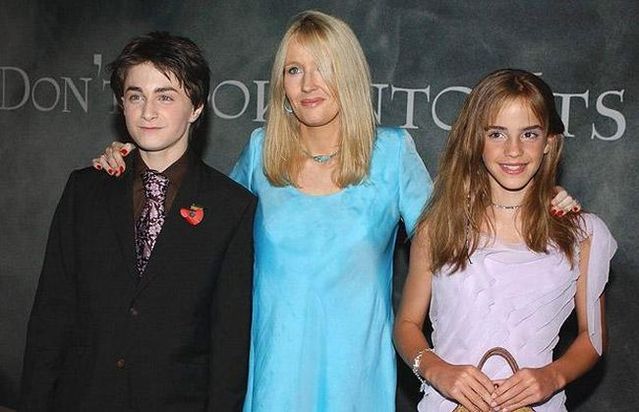 A girl became a woman (27 pics)