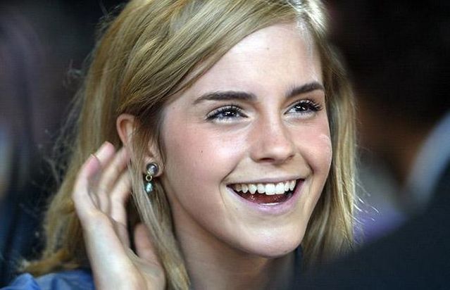 A girl became a woman (27 pics)