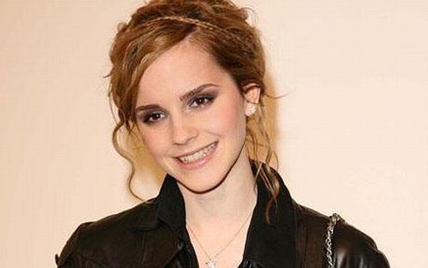 A girl became a woman (27 pics)