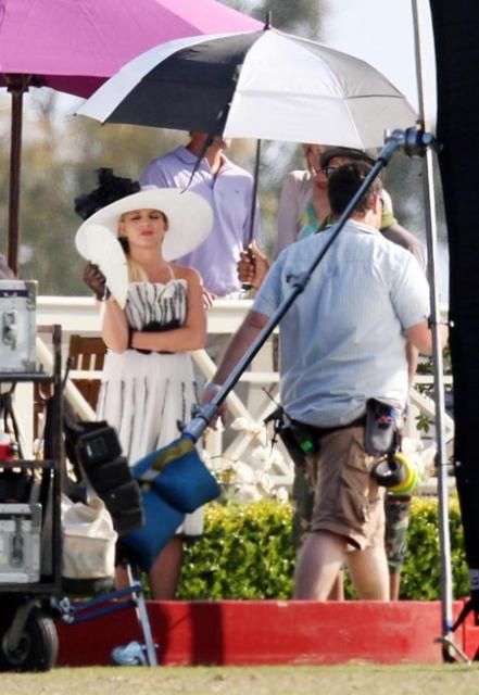 Britney Spears during her video shoot of “Radar” (15 pics)