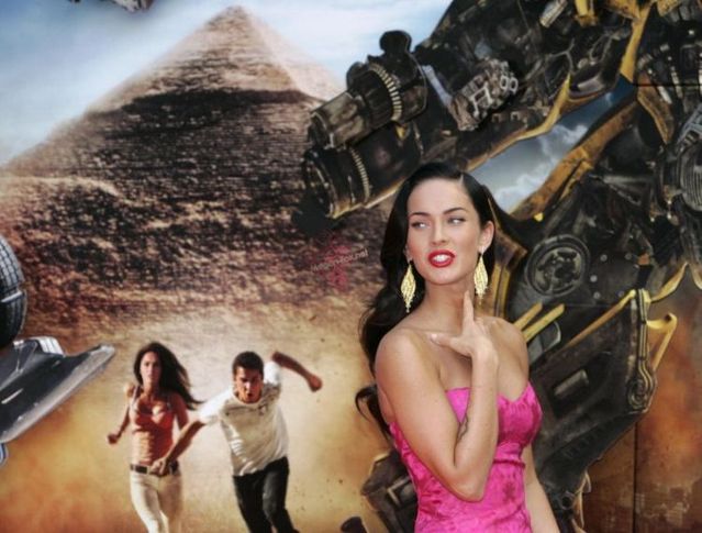 Megan Fox in Moscow (8 pics)