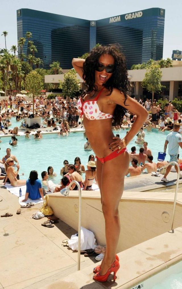 Mel B (14 pics)