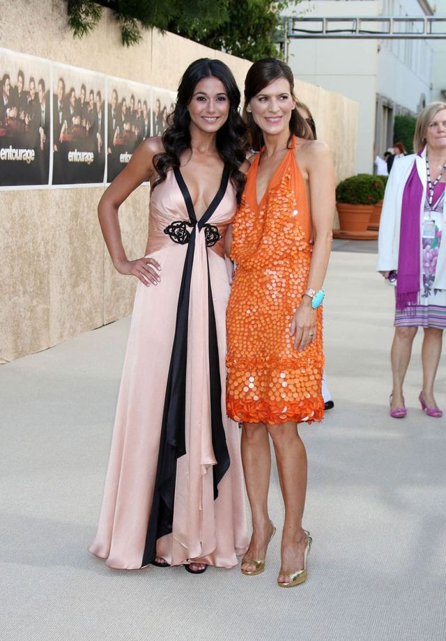 Emmanuelle Chriqui’s sweet cleavage (15 pics)