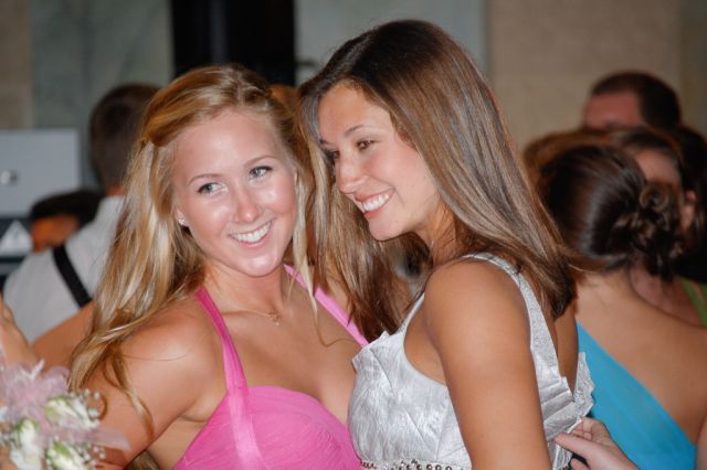 Russia vs. the United States. Whose high-school graduates are cooler? (60 pics)