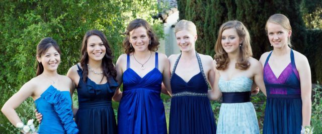 Russia vs. the United States. Whose high-school graduates are cooler? (60 pics)