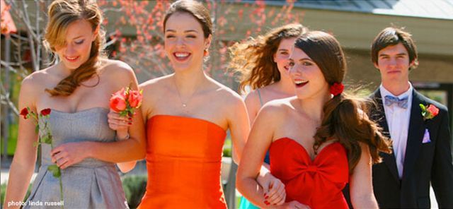 Russia vs. the United States. Whose high-school graduates are cooler? (60 pics)