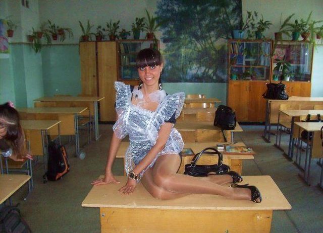 Russia vs. the United States. Whose high-school graduates are cooler? (60 pics)