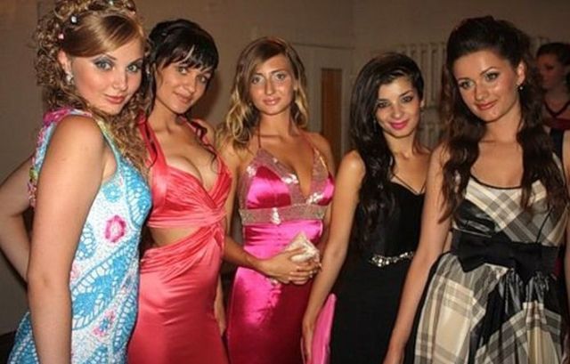 Russia vs. the United States. Whose high-school graduates are cooler? (60 pics)