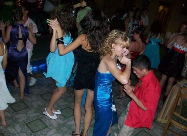 Russia vs. the United States. Whose high-school graduates are cooler? (60 pics)