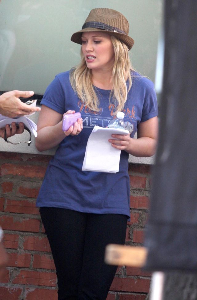 Hilary Duff is cute as usual  (9 pics)