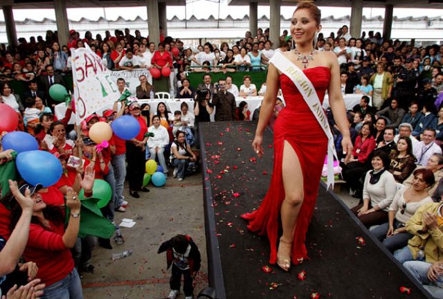 Inside look at prison pageants (15 pics)